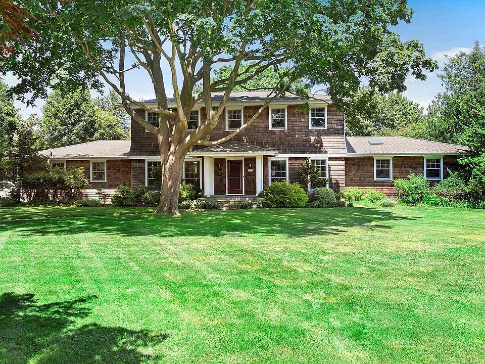 1st image of 58 Quogue St