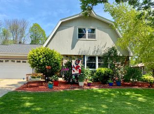 9828 W Tripoli Ave, Milwaukee, WI 53228
