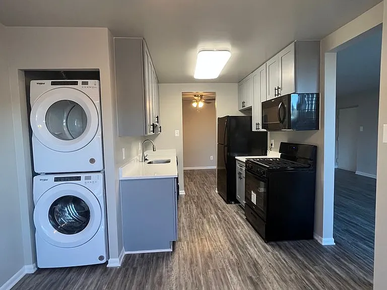 Potomac Garden Apartments — Photo 14
