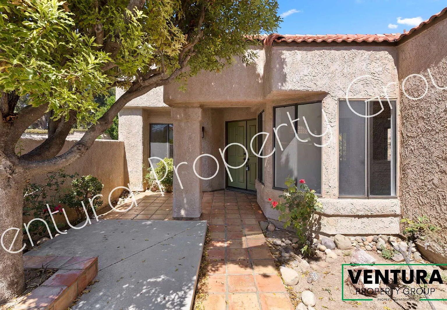 3 bed, 2.0 bath, 1356 sqft, $4,000 — Photo 4