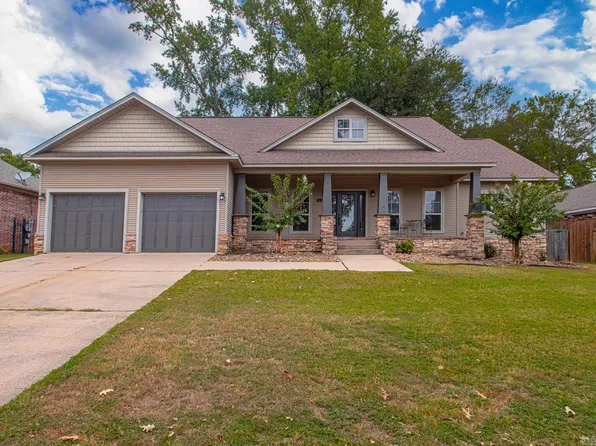 1124 Churchill Dr, Benton, AR 72019