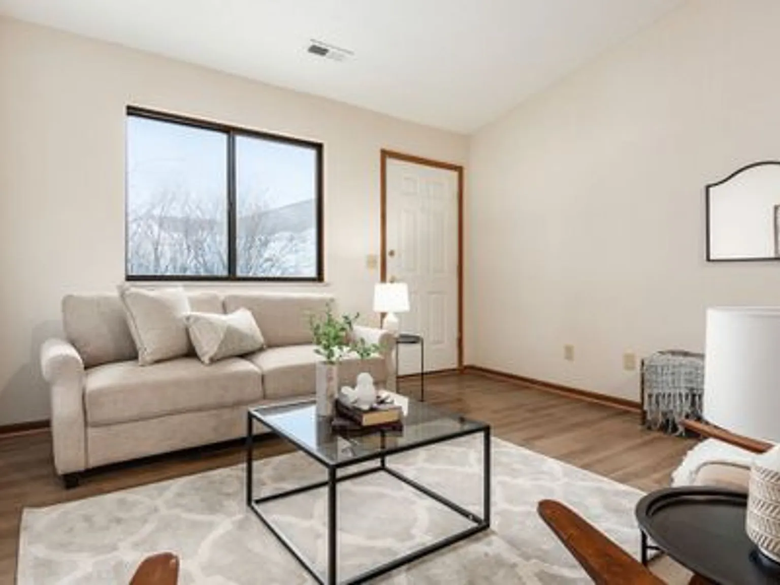 Southampton Apartments — Photo 3