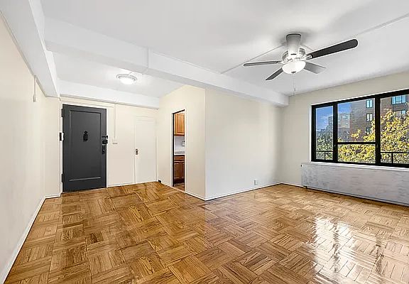4th image of 1718 Purdy St APT 4C