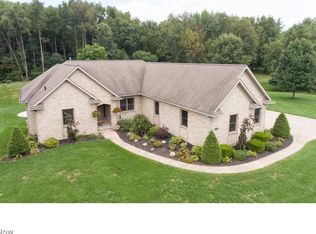 441 Roland Hills Dr, Mogadore, OH 44260