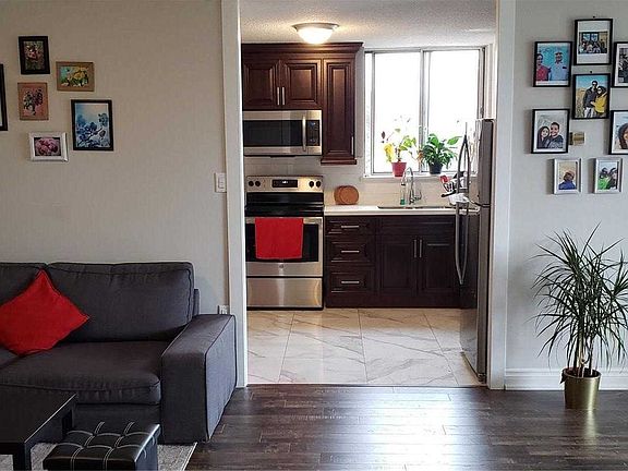 3rd image of 100 Wingarden Ct #315