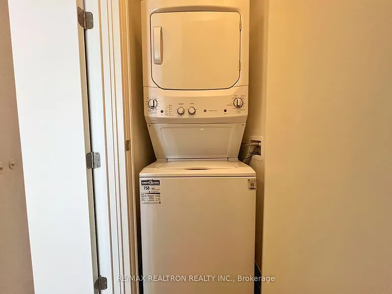 11 Yorkville Ave #6101 — Photo 22