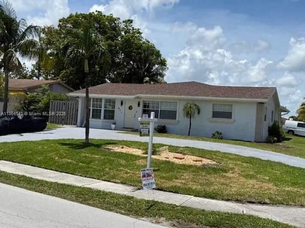 671 SW 14th St, Deerfield Beach, FL 33441