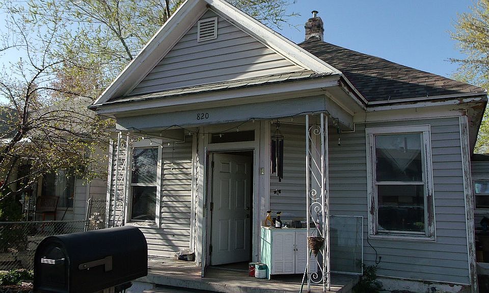 1st image of 820 W Arapahoe Ave