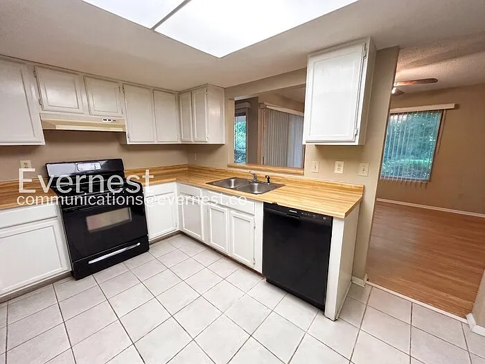 2 bed, 2.0 bath, 1404 sqft, $1,750 — Photo 4