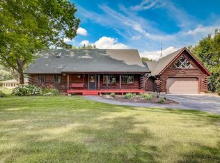 W132 Belleview Ave, Oconomowoc, WI 53066