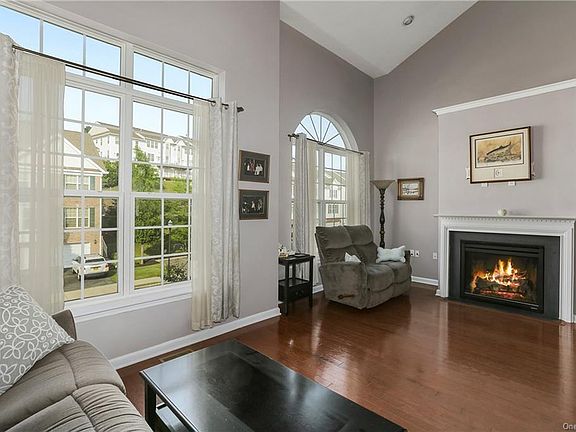 2nd image of 905 Balsam Dr