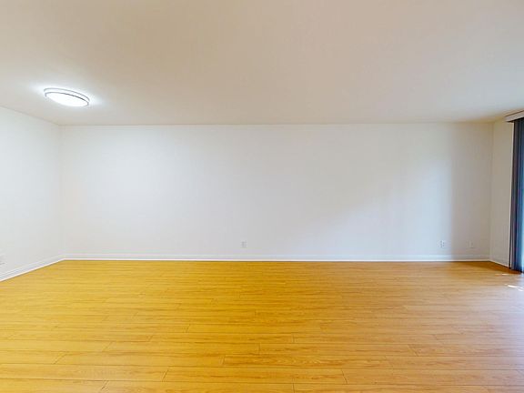 4th image of 1114 12th St APT 104