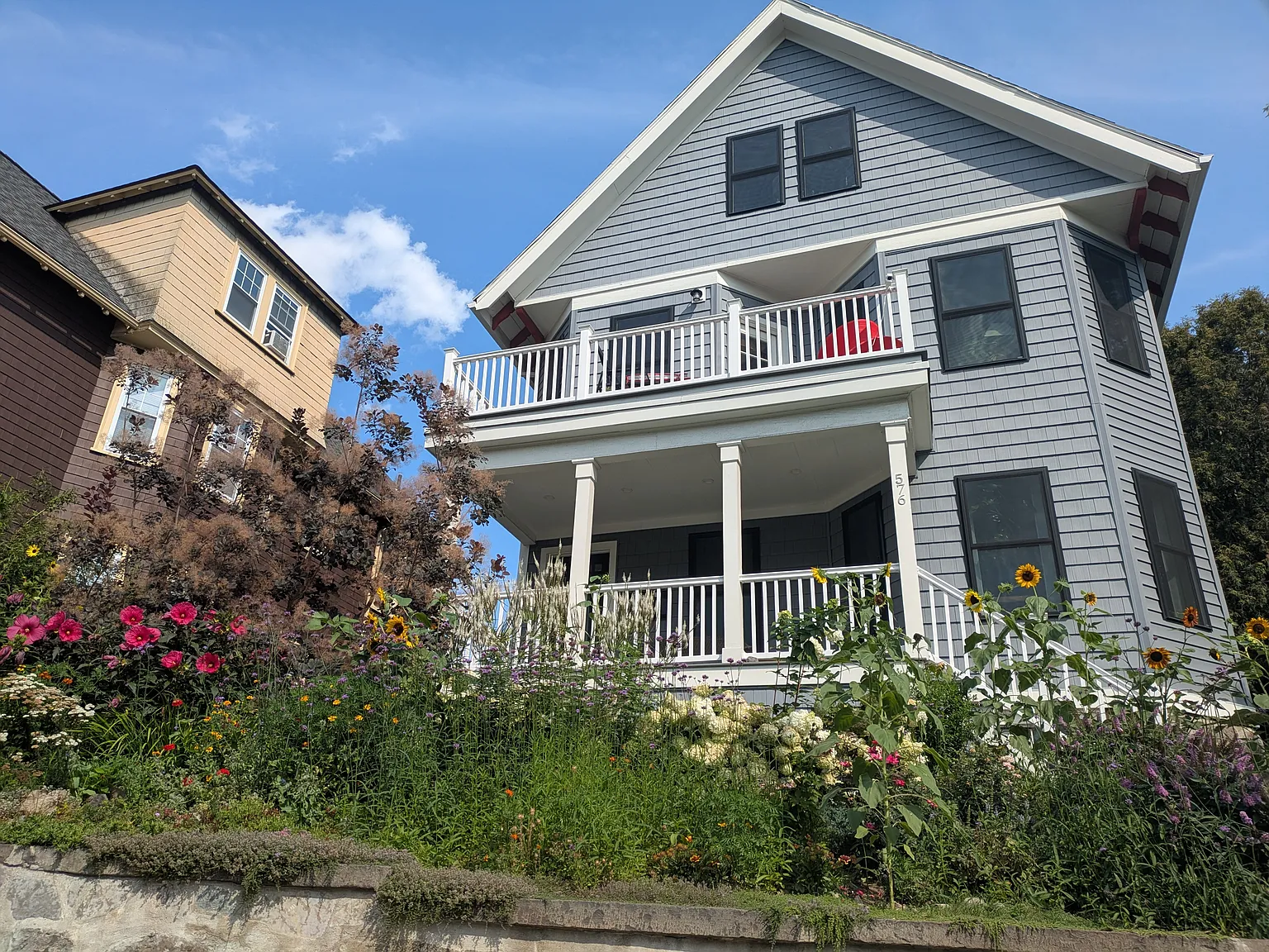 3 bed, 2.5 bath, 2000 sqft, $4,900 — Photo 2