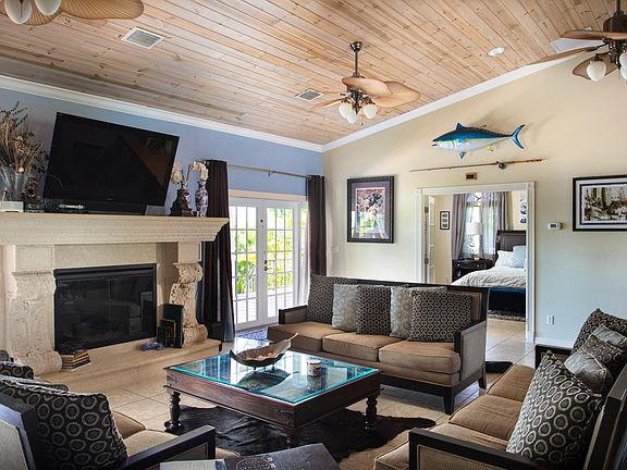 Soaring ceilings with multiple sitting areas
