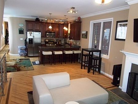 3rd image of 1755 N Artesian Ave #1