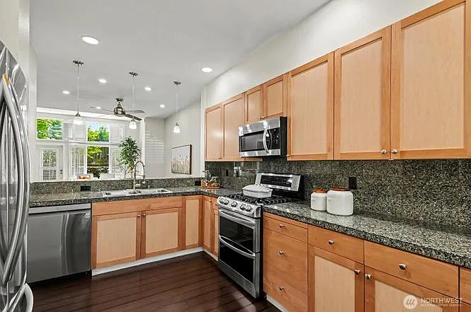 12223 NE 109th Way — Photo 7