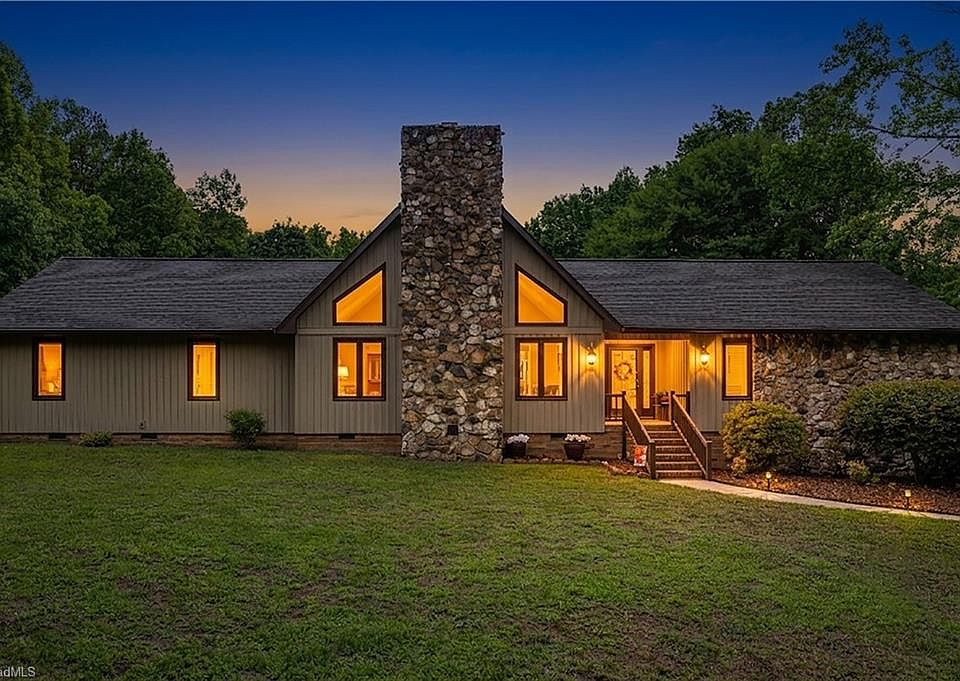 1st image of 3505 Ivey Ln