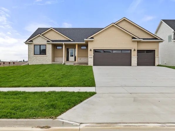 4668 180th St, Urbandale, IA 50323