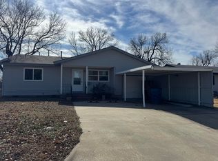 215 Sunset Dr, Vinita, OK 74301