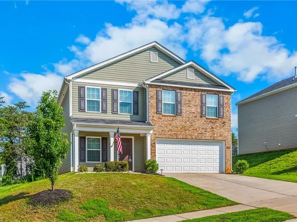 2044 Longshadow St, Rural Hall, NC 27045