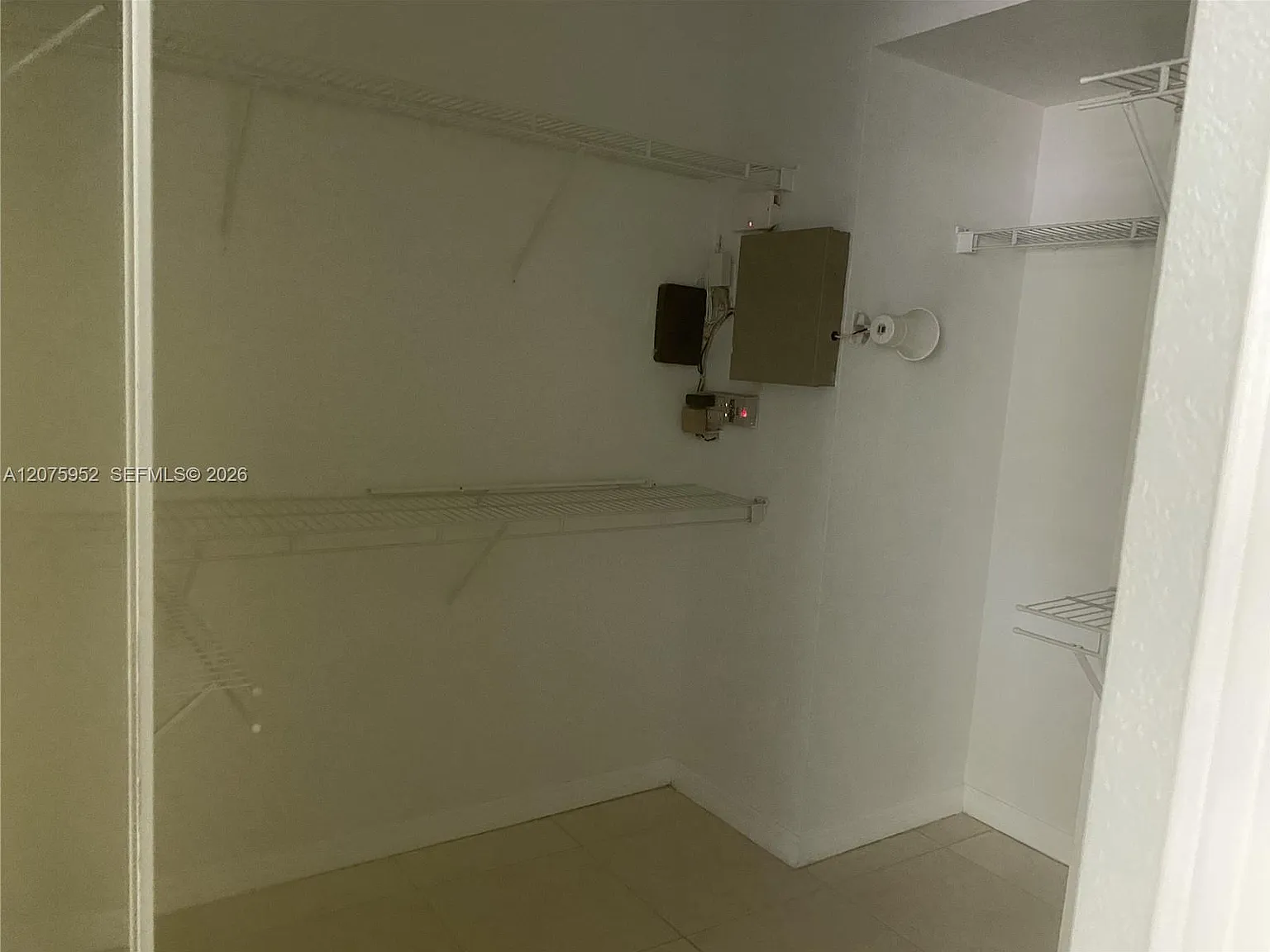 3 bed, 3.0 bath, $2,950 — Photo 3