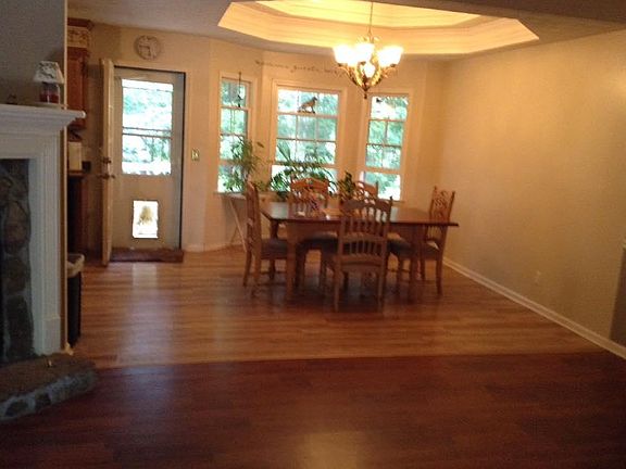 3rd image of 605 Peachtree Dr