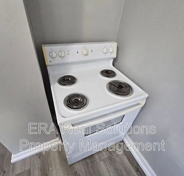 2590 Parkwood Ave #2590 — Photo 10
