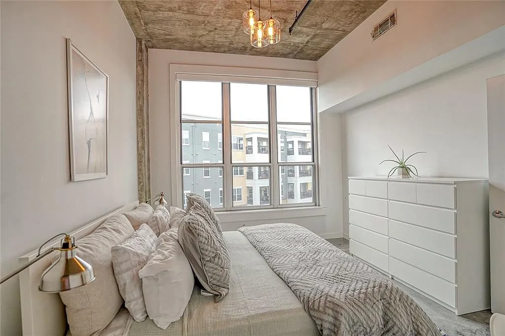 1 bed, 1.0 bath, 852 sqft, $3,500 — Photo 2