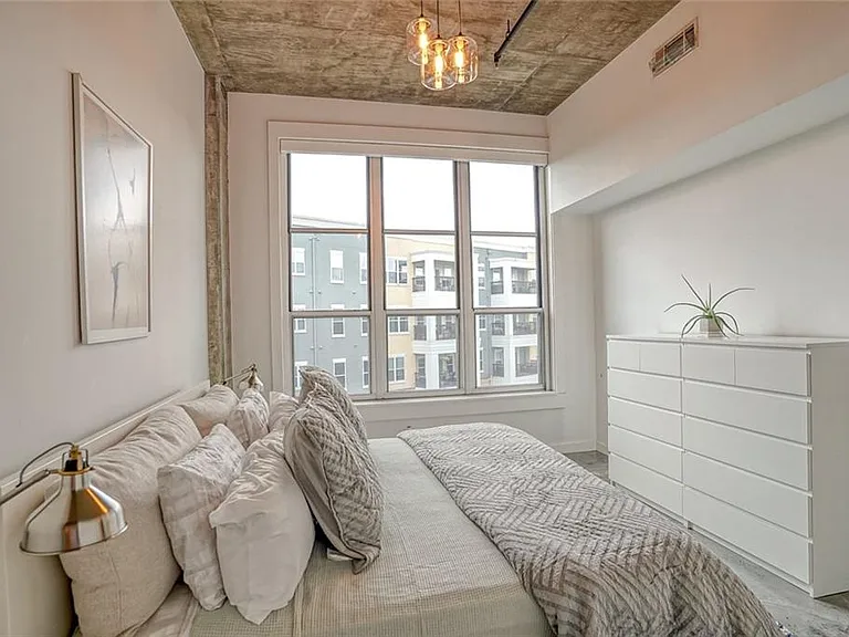 245 N Highland Ave NE #411 — Photo 2