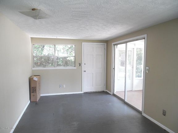 3rd image of 319 Coronado Pl