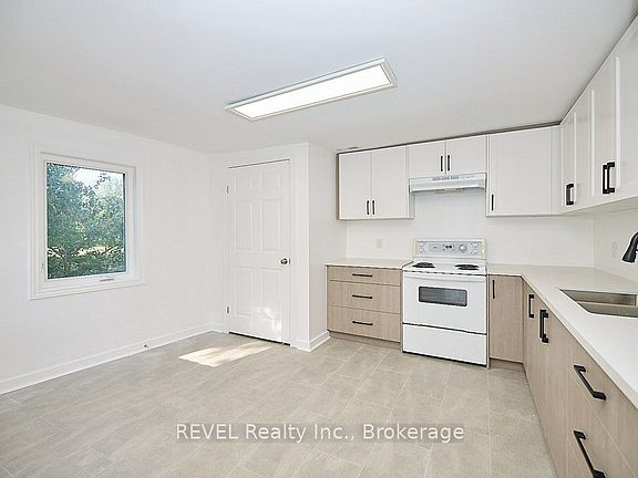 5th image of 245 Stanton St