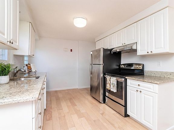 3rd image of 17 Charles Rd #17