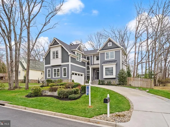 118 Oak St SW, Vienna, VA 22180