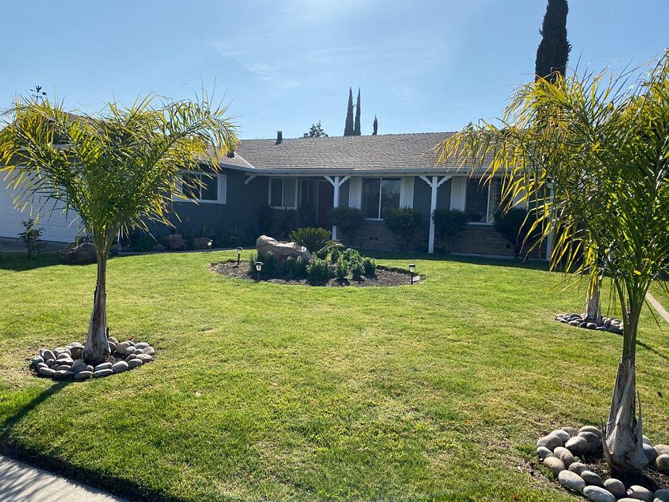 1st image of 2972 Beaufort Ave