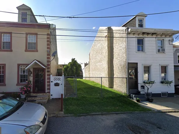 4736 Mercer St, Philadelphia, PA 19137