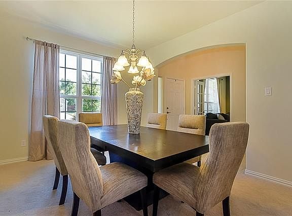 3rd image of 721 Peterhouse Dr