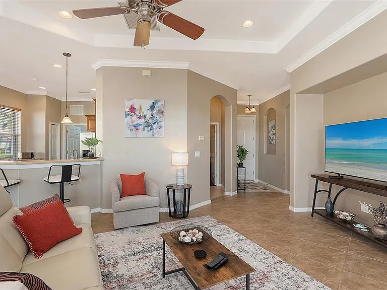 121 Savona Way — Photo 8