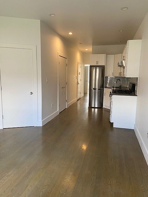 1st image of 686 Sackett St APT 3L