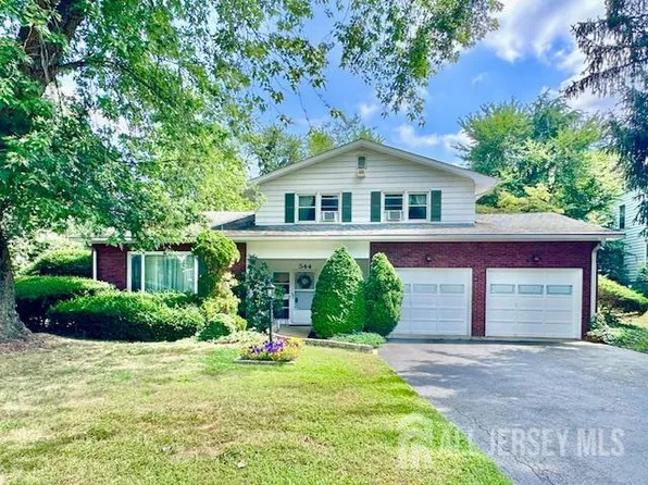 544 Ryders Ln, East Brunswick, NJ 08816