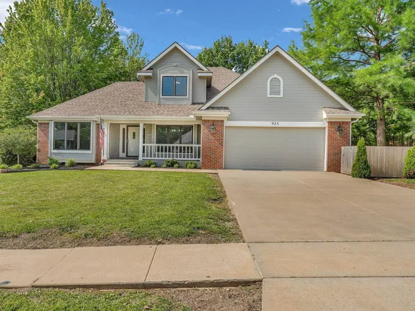 925 SE Oakridge Ln, Topeka, KS 66609