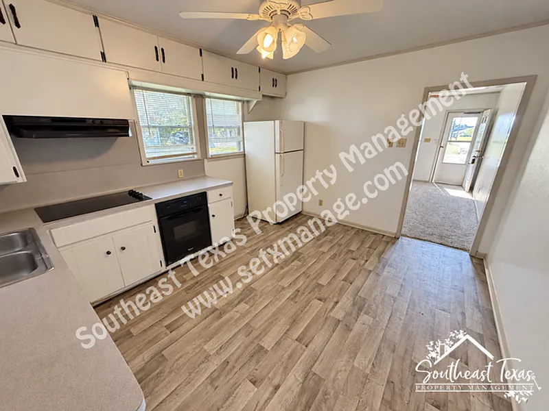2 bed, 1.0 bath, 832 sqft, $1,100 — Photo 4