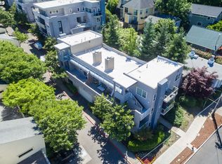 602 S Nevada St #E, Portland, OR 97219