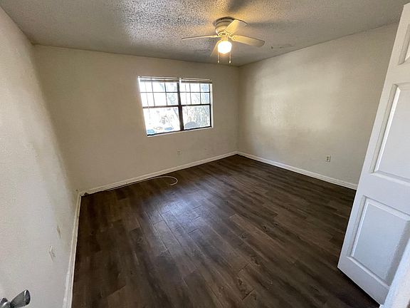 5th image of 210 Pine Tulip Ct #202