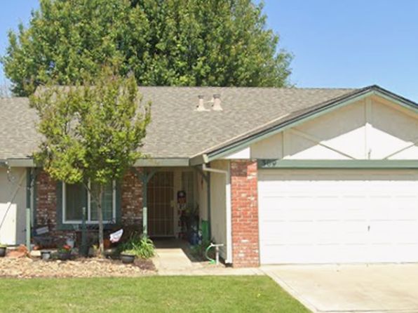 309 Live Oak Dr