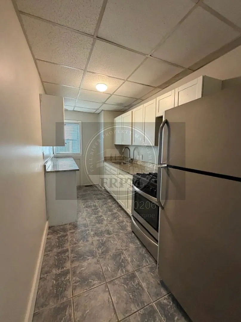 3 bed, 1.0 bath, $1,800 — Photo 2