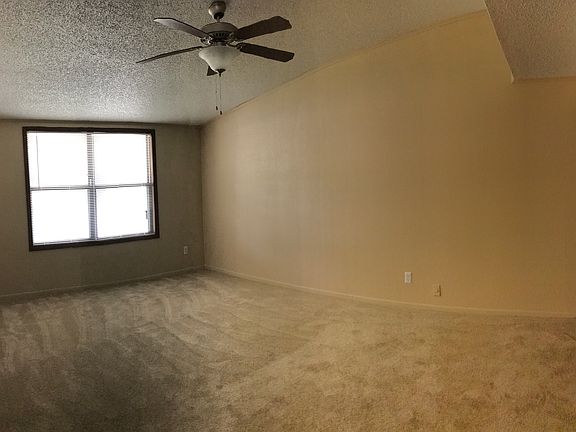 5th image of 332 Friars Ln