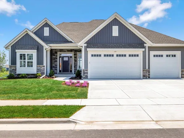 1597 Bluestem TRAIL, Oconomowoc, WI 53066