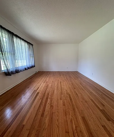 9519 Walkers Ferry Rd — Photo 14