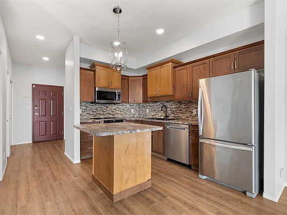 4th image of 105 W Main St S #208