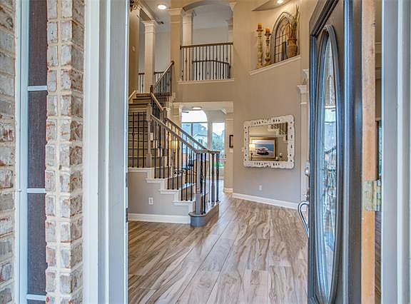 2nd image of 2639 Lakebend Dr